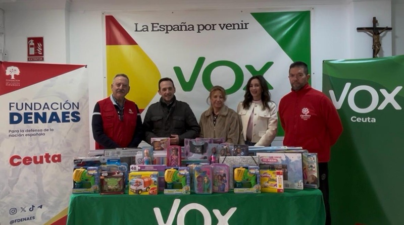 VOX Ceuta entrega a Cáritas Castrense los juguetes recogidos en su campaña solidaria de Navidad