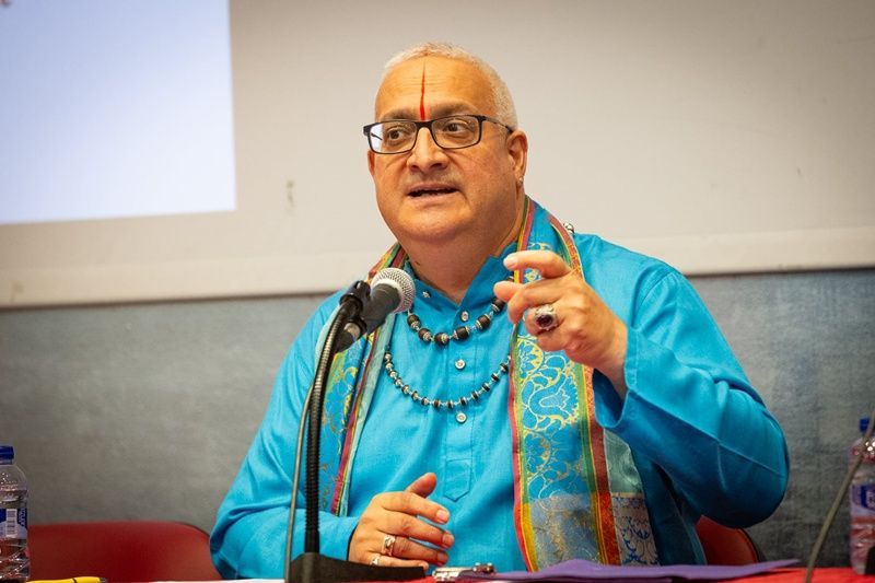 Nuevo libro de Juan Carlos Ramchandani: “Śrī Vaiṣṇava Stotra Mālā” – Una joya devocional ahora en español