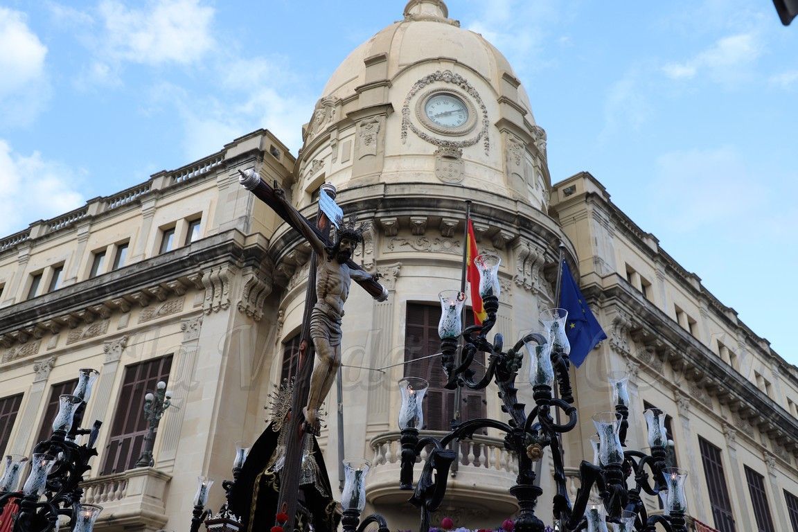 La Hermandad de la Vera Cruz protagoniza un Lunes Santo marcado por la sobriedad en Ceuta