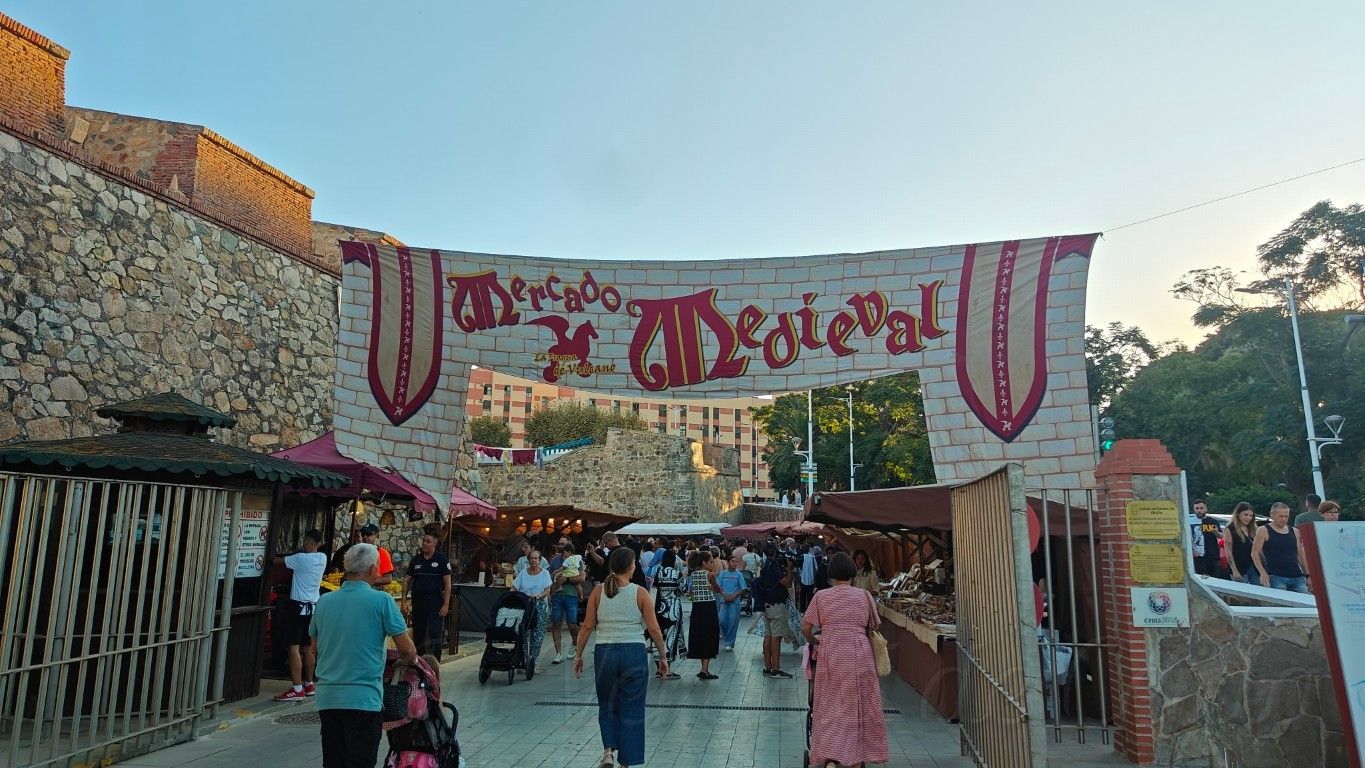 Ceuta abre su Mercado Medieval con gran afluencia de público