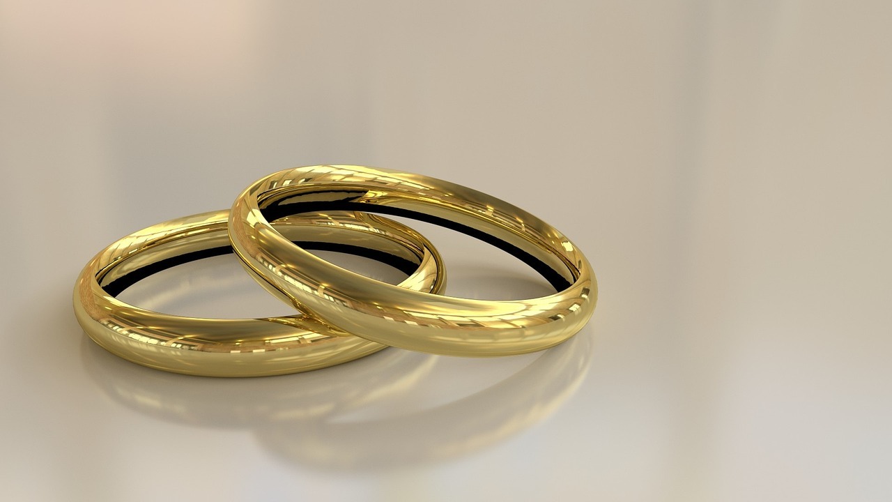 Regalar joyas para sorprender a tu pareja sigue funcionando