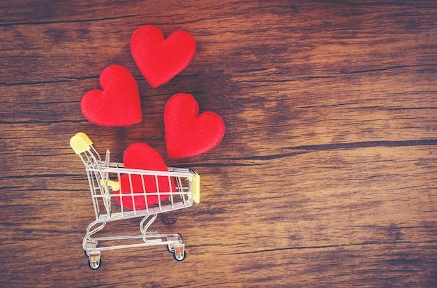 El gasto medio en San Valentín alcanzará los 104 euros