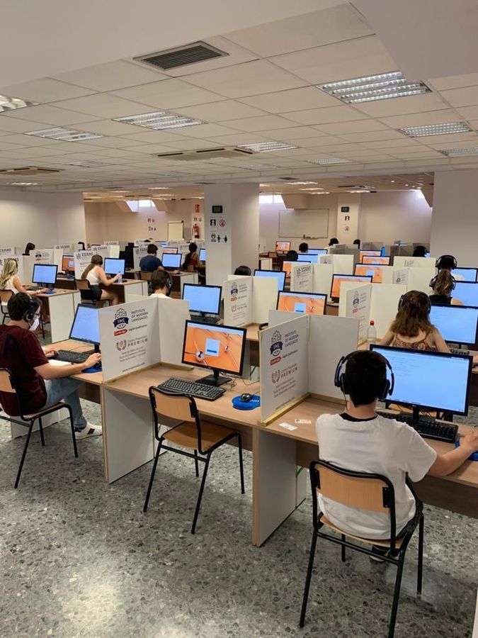 Cientos de jóvenes ceutíes se preparan este verano para obtener su título oficial de inglés con Cambridge