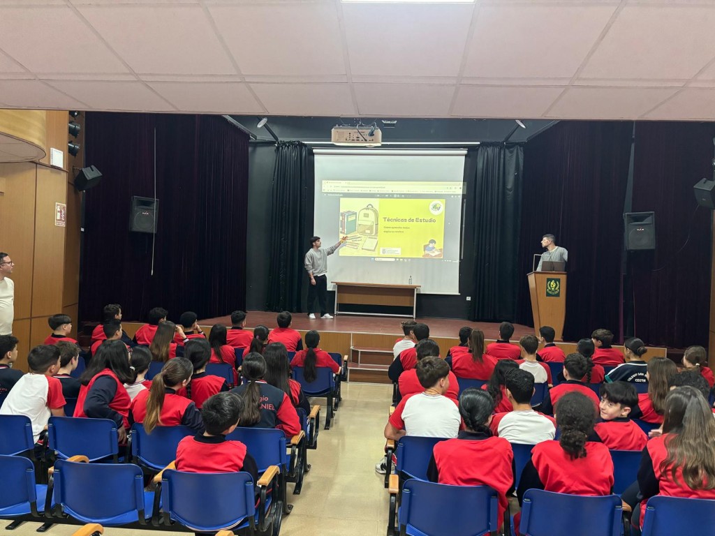 La Asociación Neurodiversidad Ceuta acerca técnicas de estudio adaptadas al cerebro al alumnado de Primaria y Secundaria