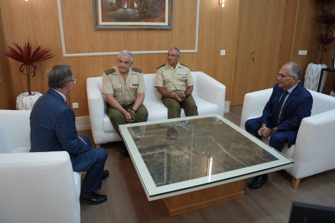 Juan Vivas y el delegado del Gobierno reciben al nuevo delegado de Defensa en Ceuta