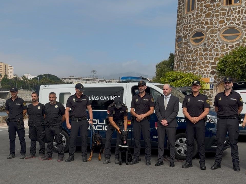 Ceuta acoge por primera vez un curso nacional de actualización para guías caninos de la Policía Nacional