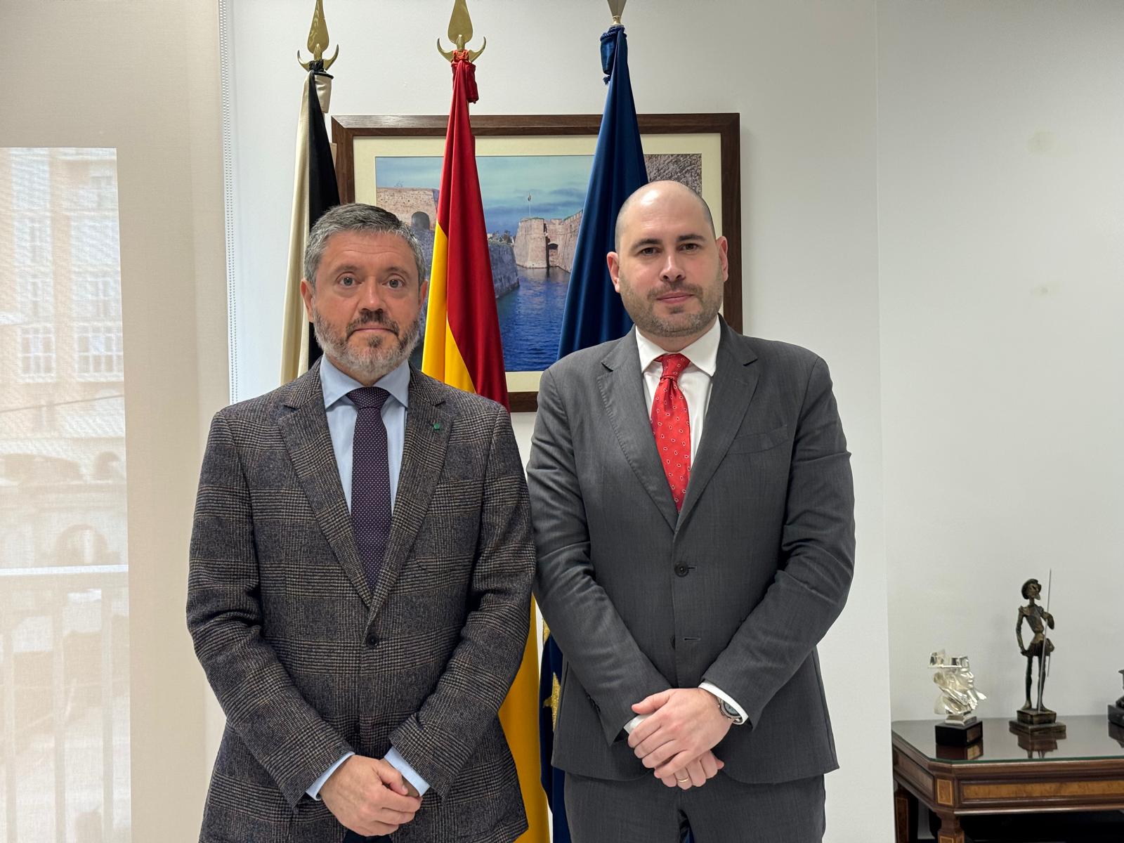 El delegado del Gobierno se reúne con el presidente de la Autoridad Portuaria