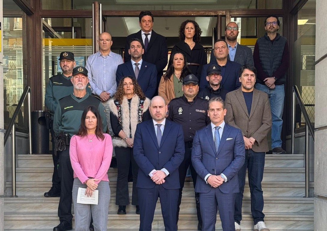 La Delegación del Gobierno guarda otro minuto de silencio por la última víctima de la violencia de género
