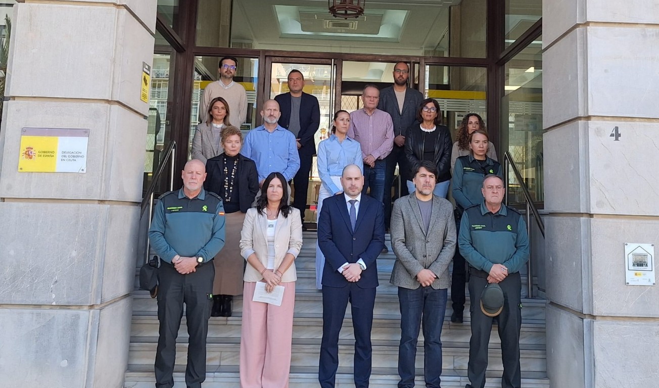 La Delegación del Gobierno de Ceuta realiza un minuto de silencio en memoria de las víctimas de violencia de género 