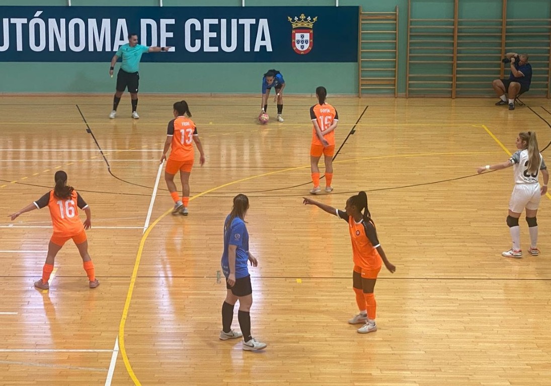 El Camoens se despide del play-off tras perder en casa ante el San Fernando (1-4) y ganar el Leganés