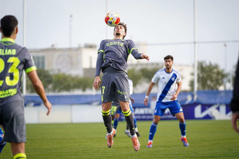 Duelo directo por el play-off en el Pirri: el Ceuta B recibe al Bollullos CF