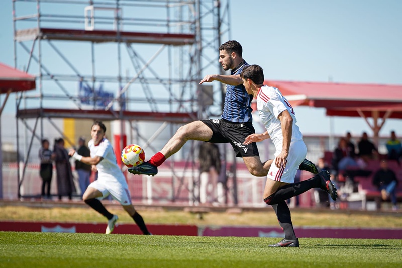 El Ceuta B cae ante el Sevilla C en un partido marcado por el inicio del encuentro (3-1)
