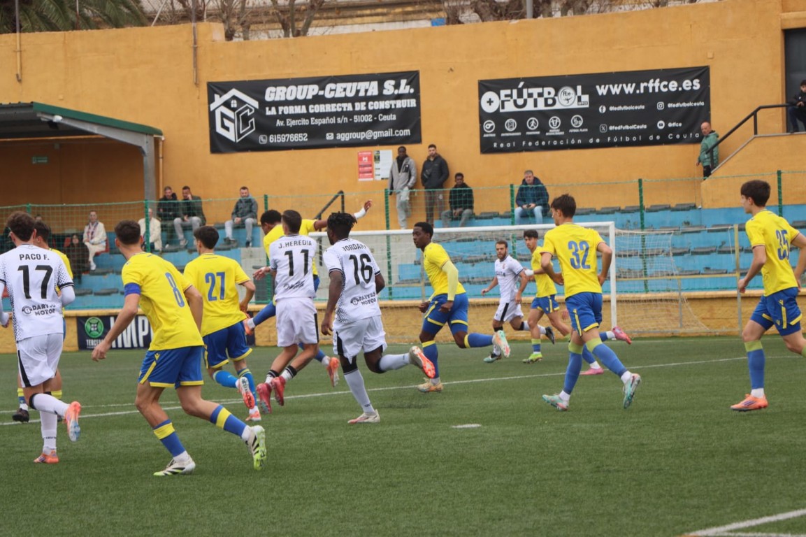 El Ceuta B rompe la mala racha ganándole al Conil  (1-0)