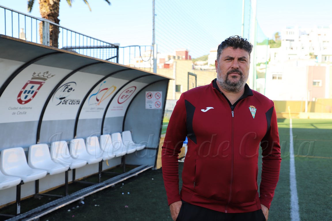 El mítico exjugador Diego Tristán se estrena en Ceuta con victoria 