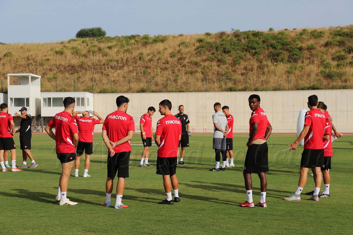 AD Ceuta entrenamiento 26 27 01