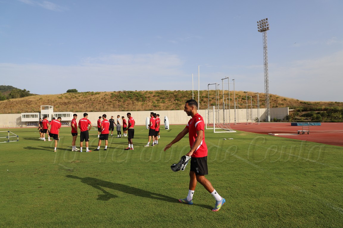 AD Ceuta entrenamiento 26 27 02