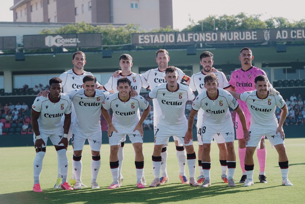 Ceuta se olvida de la crisis migratoria conquistando su trofeo ante un Primera (2-1)