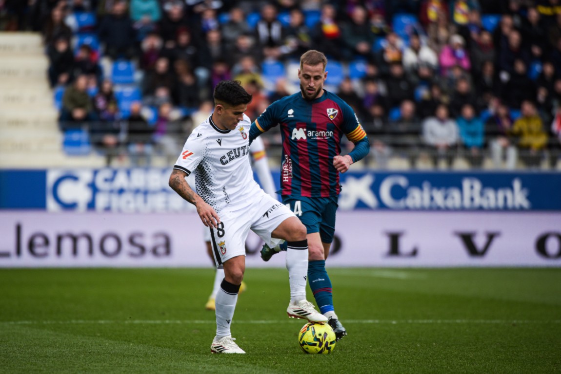 Trofeos La Verdad de Ceuta tras la 26ª jornada de liga entre la SD Huesca y la AD Ceuta (2-0)