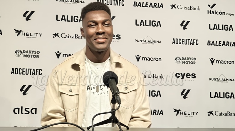 Koné renueva con la AD Ceuta FC hasta 2028 y seguirá siendo una de las referencias del ataque caballa