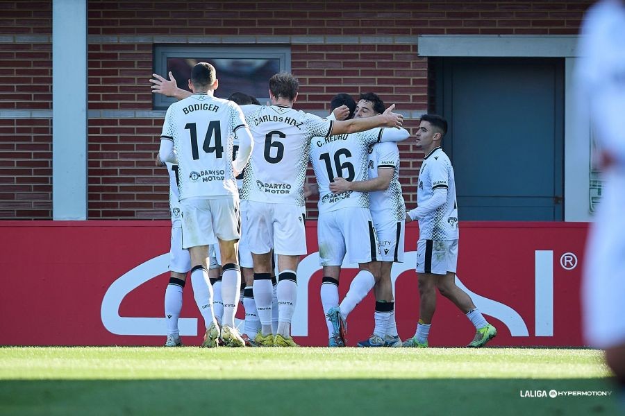 Trofeos La Verdad de Ceuta tras la 28ª jornada de liga entre el CD Mirandés vx AD Ceuta FC (0-1)