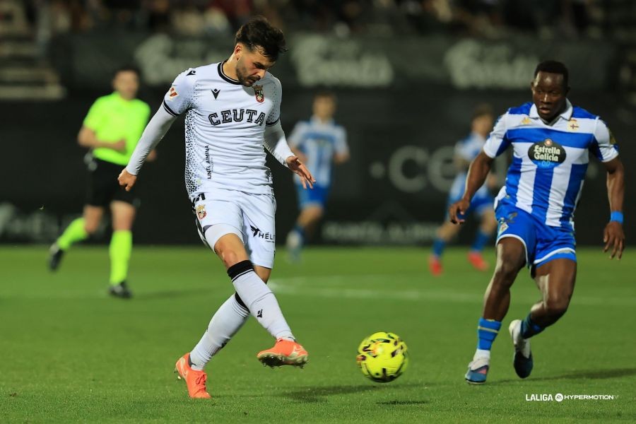 Trofeos La Verdad de Ceuta tras la 30ª jornada de liga entre la AD Ceuta FC y el RC Deportivo (1-2)