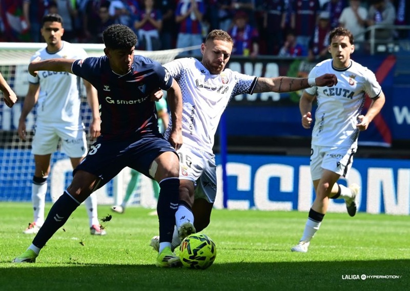 El catalejo: la jornada 34 de Liga Hypermotion: SD Eibar - AD Ceuta FC (3-0)