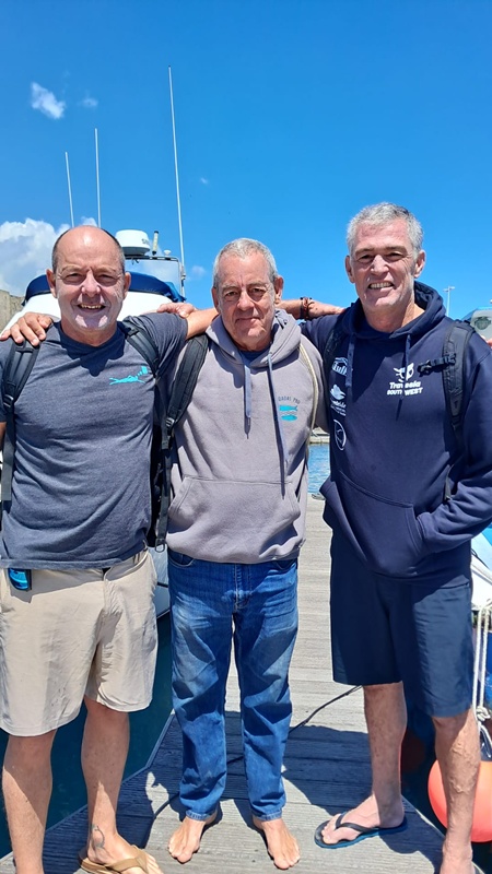 Tres españoles completan el reto del cruce a nado del Estrecho