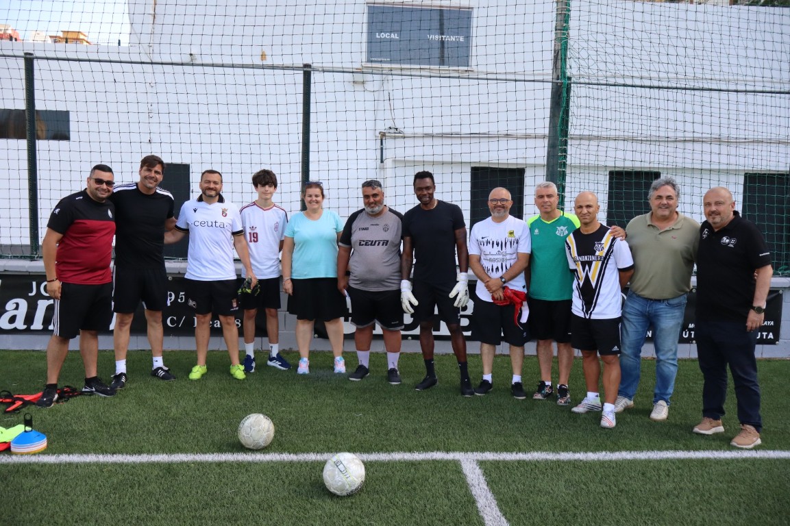 Kameni participa en la recta final del curso de entrenador de porteros de la RFFCE