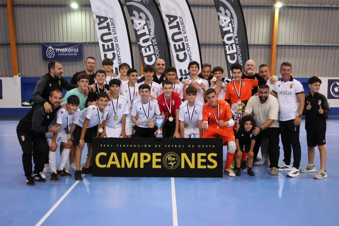 La AD Ceuta se proclama campeón de la liga infantil de fútbol sala