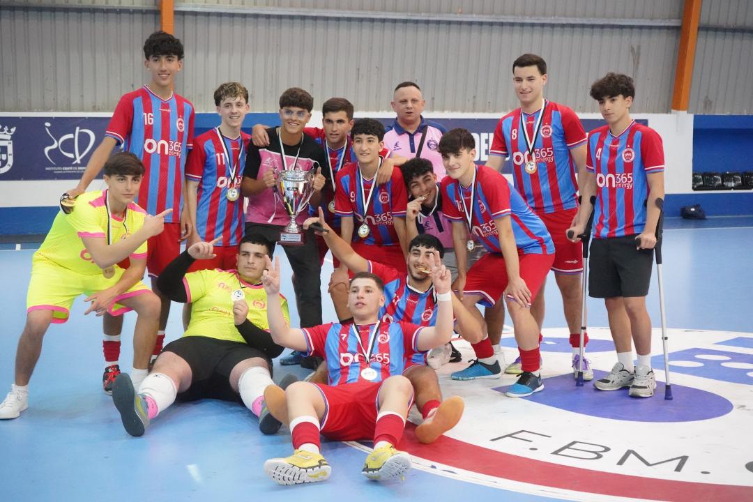 El Puerto Atlético se proclama campeón de la liga local de juveniles de fútbol sala