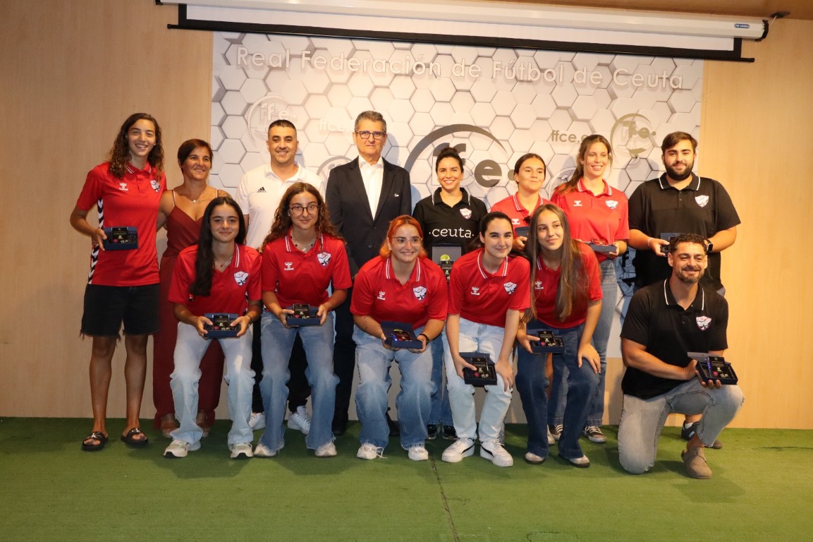 La RFFCE recibe al Ramón y Cajal Féminas tras su ascenso a Segunda División