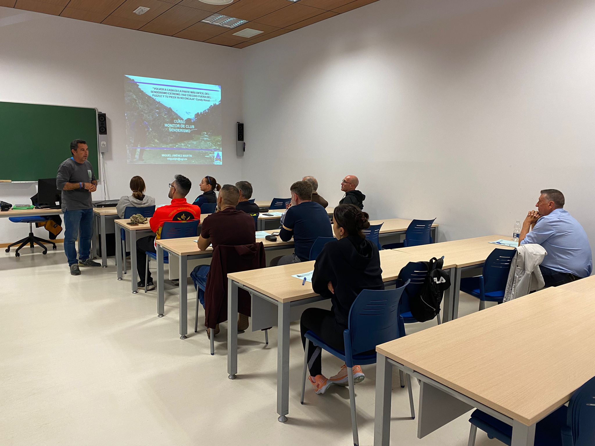 La FDMEC inicia el curso de Monitor de Club en Senderismo para reforzar su área formativa 