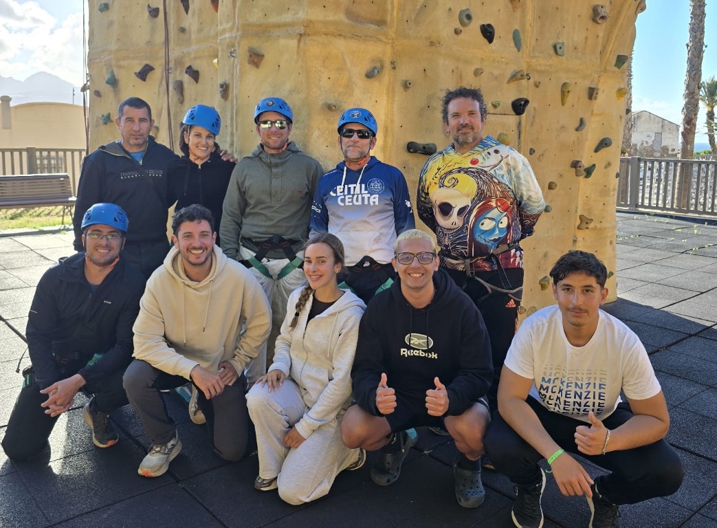 La FDMEC refuerza la promoción de los deportes de montaña con su primer curso de iniciación a la escalada 