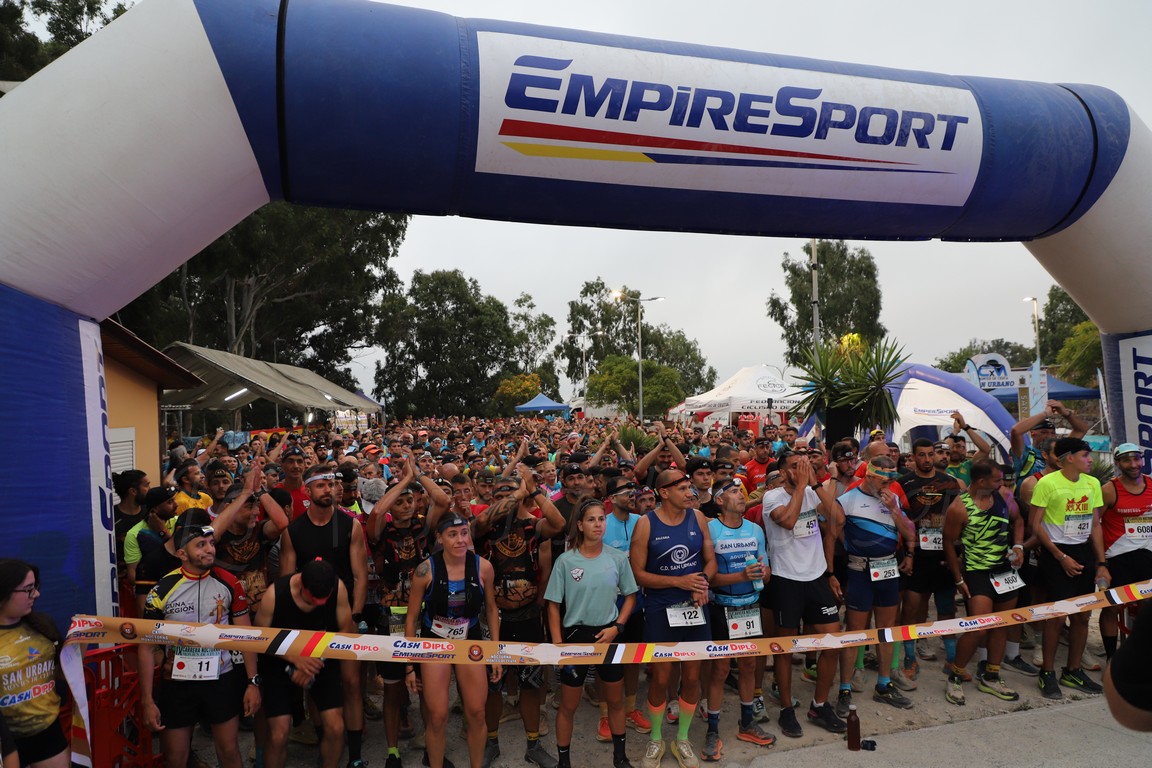 Cientos de corredores desafían la noche en IX Carrera Nocturna Montes de Ceuta