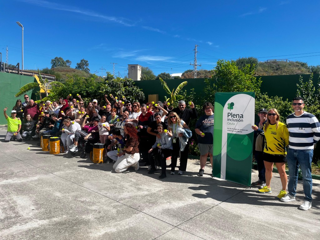 Plena Inclusión Ceuta recibe 400 pelotas de tenis recicladas para mejorar el bienestar del alumnado
