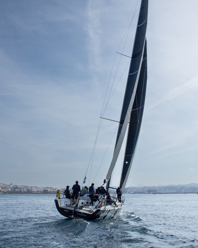 Castaer Yacht Vela 3