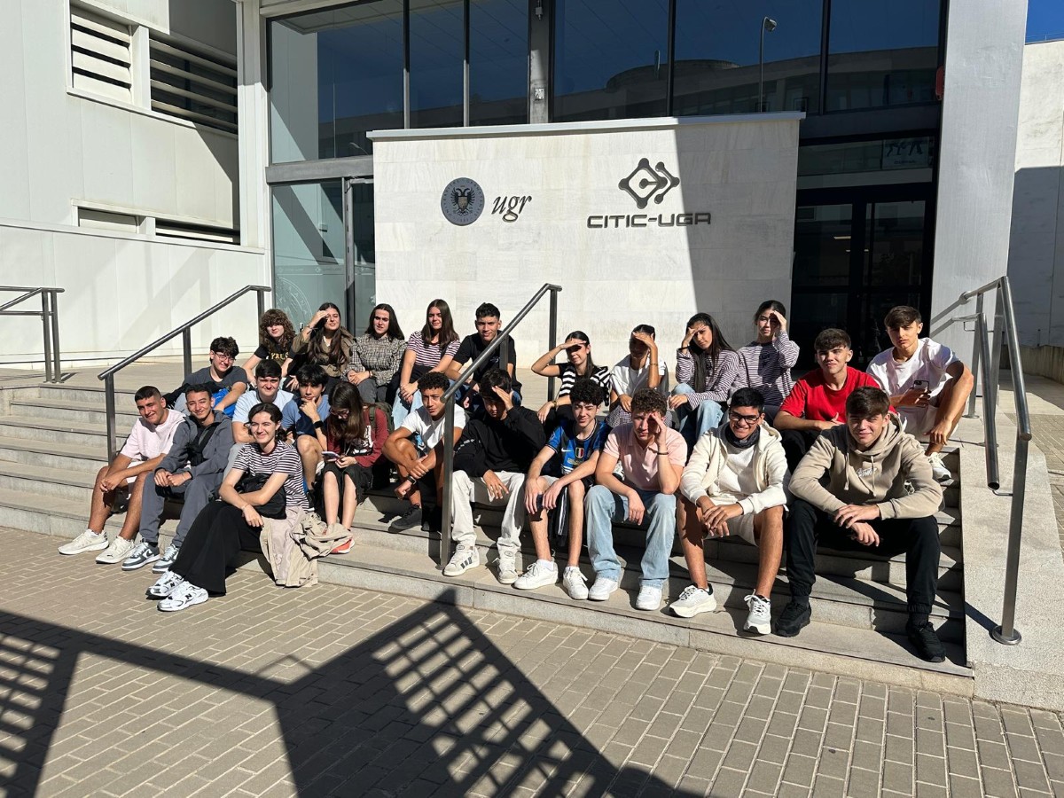 El alumnado del IES Siete Colinas conoce los proyectos de investigación del CITIC de Granada