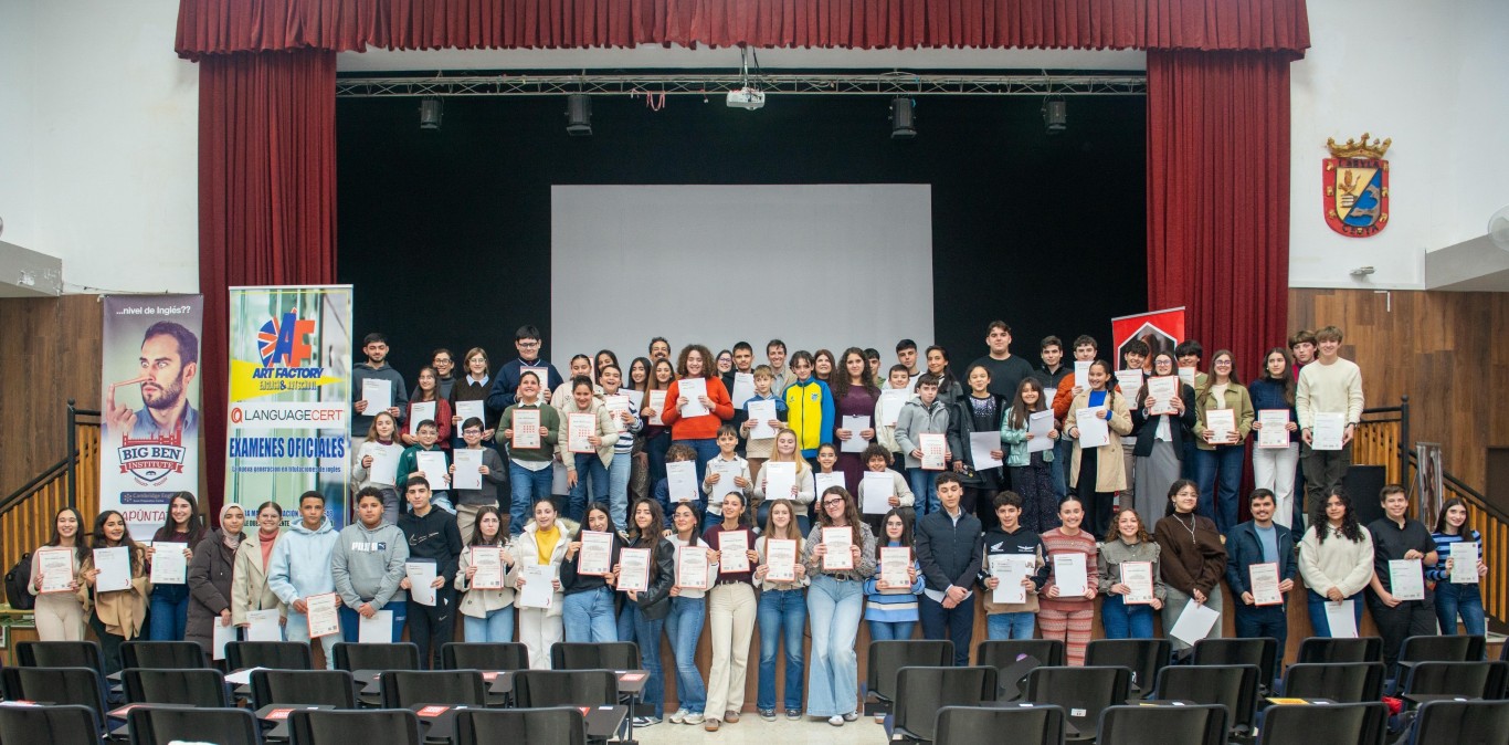 Más de 120 alumnos de Big Ben Institute reciben sus certificados de inglés