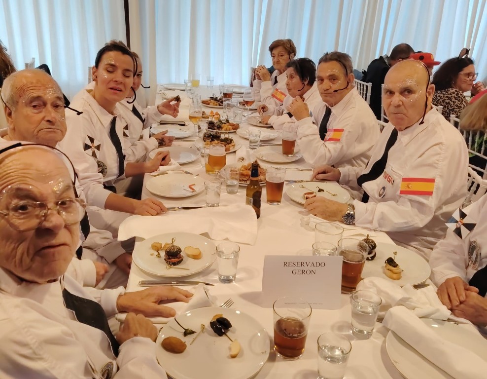 Nuestros mayores disfrutan de su Fiesta de Carnaval