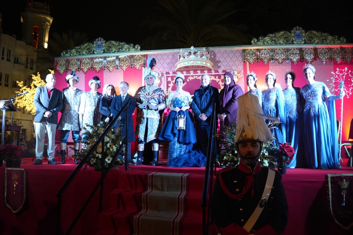 El Heraldo Real toma Ceuta entre ilusión y alegría tras recibir las llaves de la ciudad en la Plaza de África
