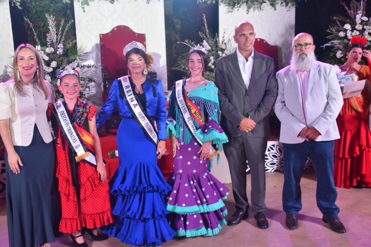 Marina Cantón, Ainhoa Gaona y Ángela Chaves conquistan la corona de las Fiestas Patronales