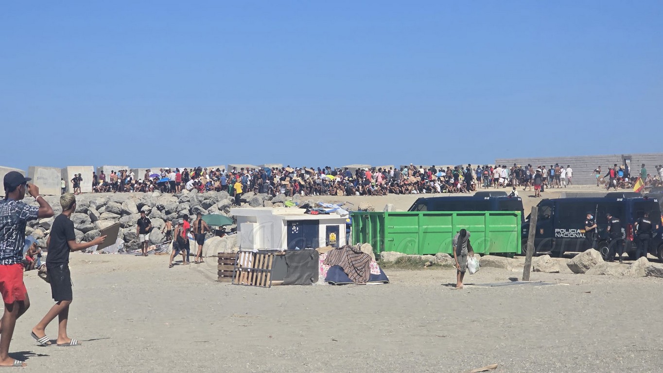 La Ciudad sitúa en hasta 9.000 los migrantes que siguen en Ceuta