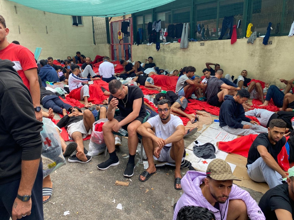 Interior refuerza el triaje de migrantes en Ceuta y anuncia un nuevo centro para septiembre