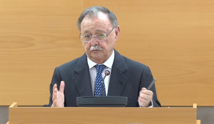 Vivas defiende en la Asamblea el avance hacia un nuevo modelo económico para Ceuta
