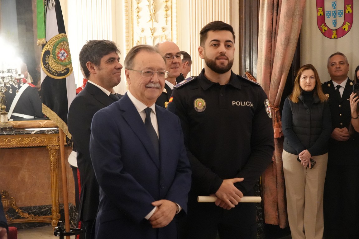 Toma posesion policias locales 15
