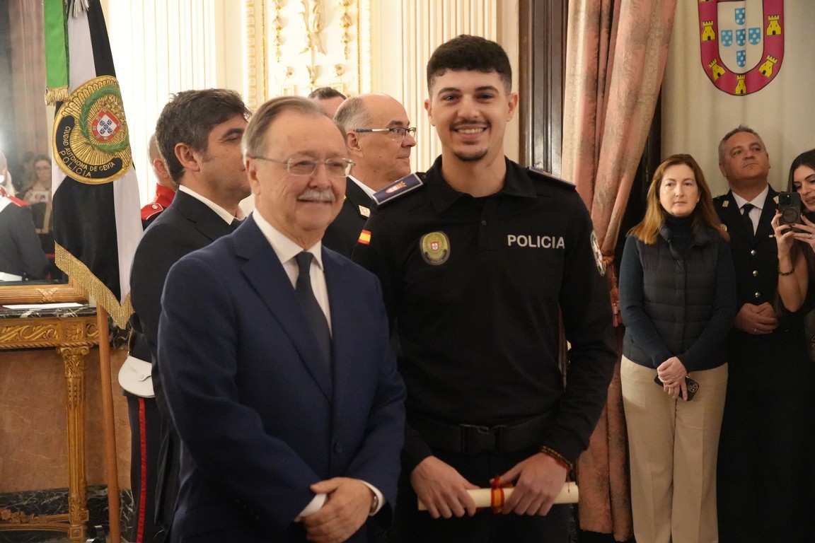 Toma posesion policias locales 16