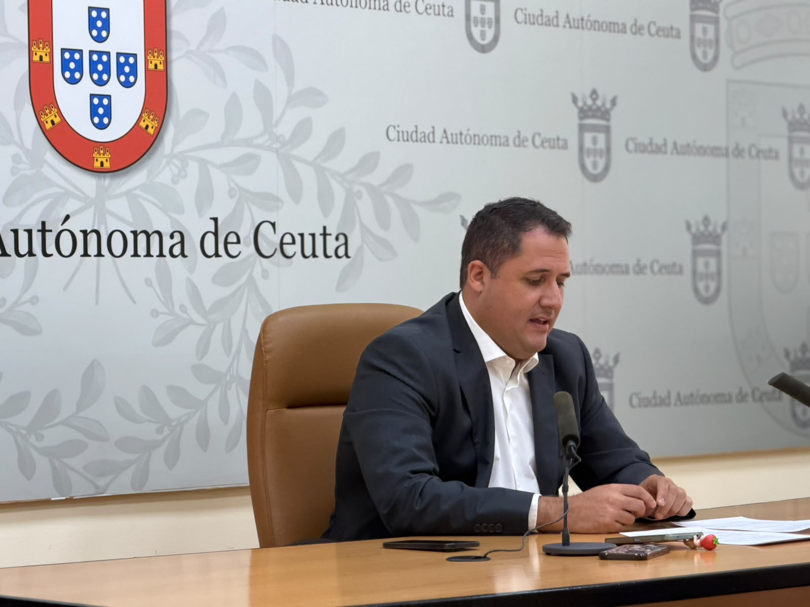 Ramírez defiende que los actos de la Virgen de África son compatibles con la gestión de la emergencia migratoria y cuestiona la ausencia del delegado del Gobierno