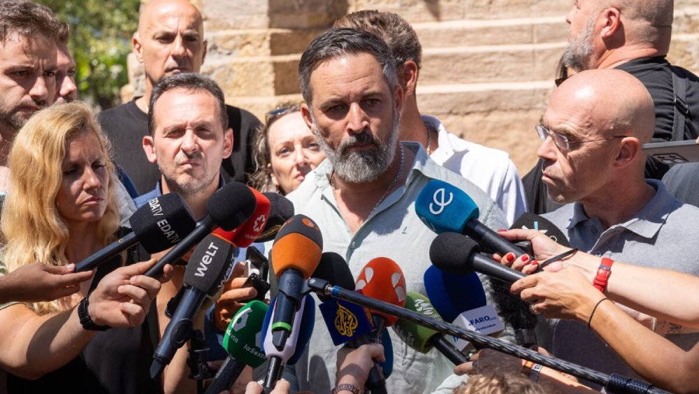 Santiago Abascal pide cerrar la frontera, militarizarla y que Pedro Sánchez vaya a la cárcel 