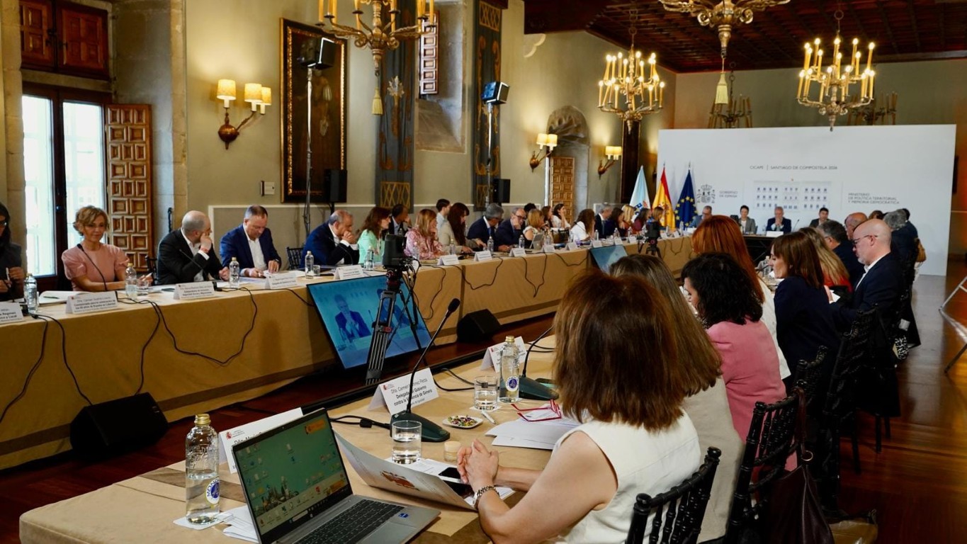 El Gobierno acuerda un grupo de trabajo para abordar la singularidad de Ceuta