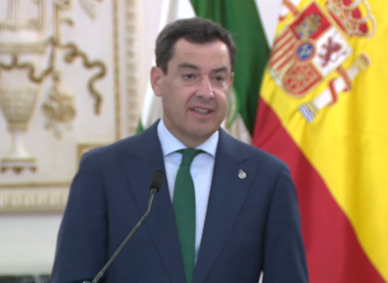 Juanma Moreno acusa al Gobierno de España de estar “a la altura de las circunstancias” y reclama una respuesta de Estado para Ceuta